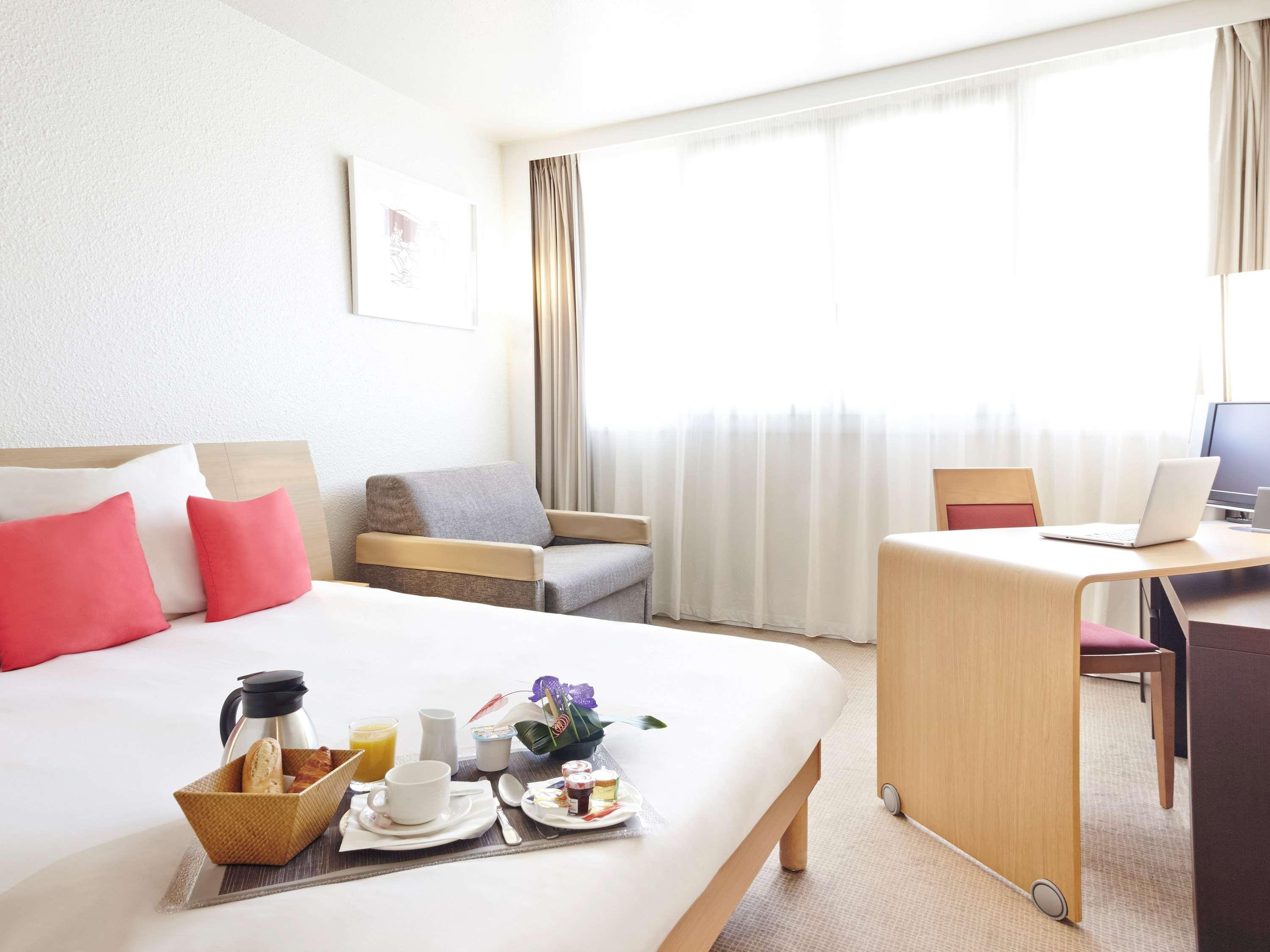 Novotel Massy Палезо Экстерьер фото